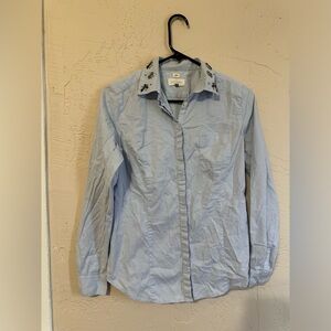 ❤️‍🔥2/$20❤️‍🔥LOFT The Softened Button Up Women’s Size XS- Jeweled Neckline
